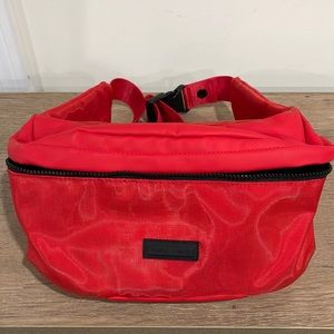 Kendall & Kylie sling bag / Fanny pack